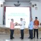 Kejati Kepri saat foto bersama Bupati Lingga | Foto : Zonamu/Ist