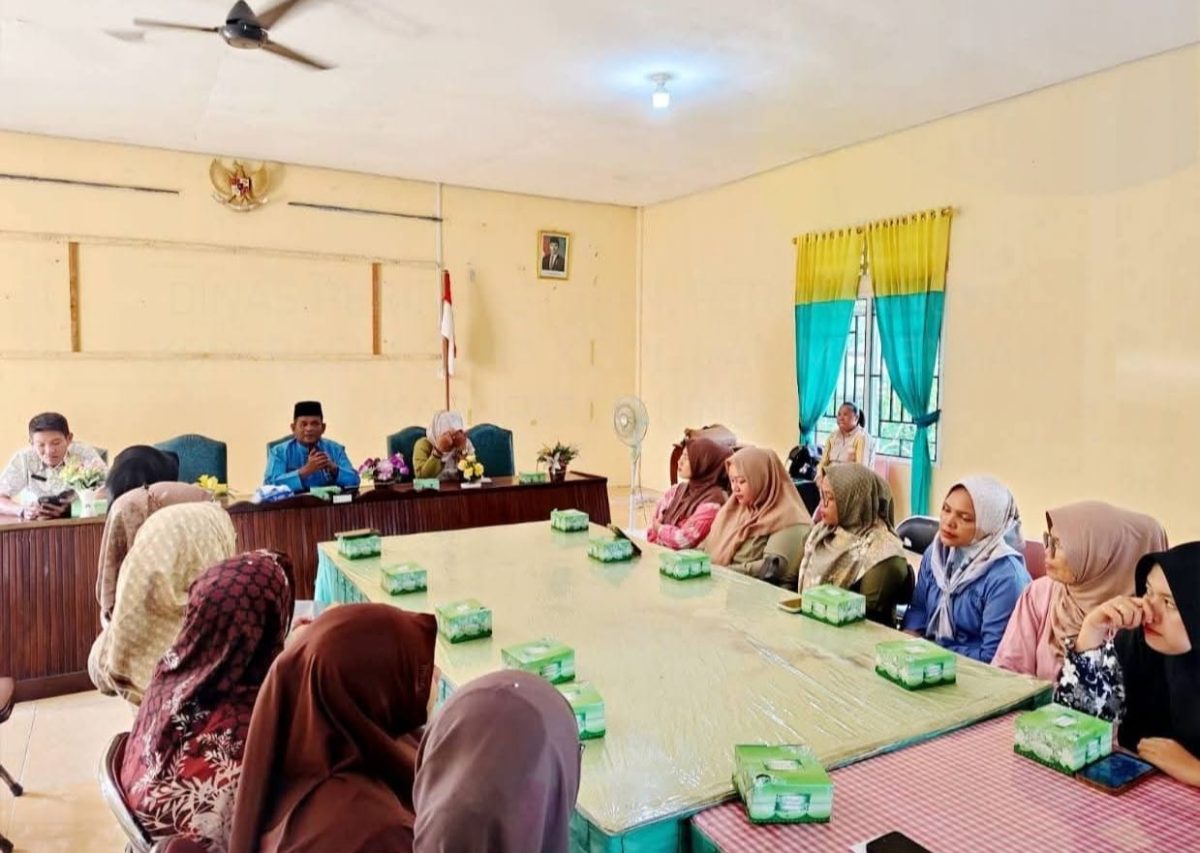 Disperindagkop UKM Lingga menggelar sosialisasi NIB dan Sertifikat Halal | Foto : Zonamu/Imam