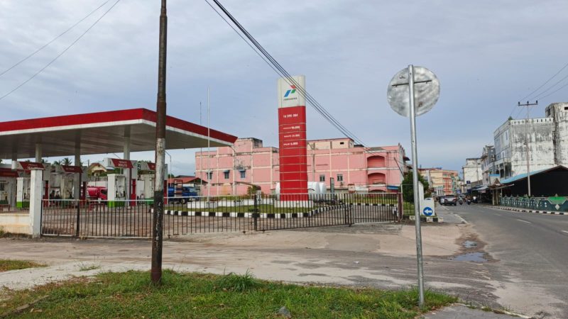 SPBU yang berada di Dabo Singkep tutup sejak beberapa hari terakhir | Foto : Zonamu/Wandi