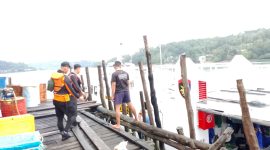 Kapal Bocor di Perairan Alang Tiga, ABK Minta Dievakuasi | Foto : Zonamu/Ist