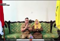 Bupati Lingga bersama Istri | Foto : Zonamu/Ist