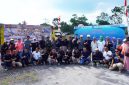 Karyawan Division Engineering & Operation Excellence PT Timah melaksanakan kegiatan gotong royong bersama Pemerintah Kabupaten Bangka dan masyarakat sekitar di kawasan Helipad Balai Karya | Foto: Zonamu/Humas PT Timah