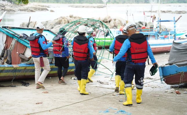 PT Timah bersama POSSI Provinsi Kepulauan Bangka Belitung dan nelayan Tanjung Kubu, Kabupaten Bangka Selatan melakukan monitoring artificial reef di Perairan Tanjung Kubu | Foto: Zonamu/Humas PT Timah