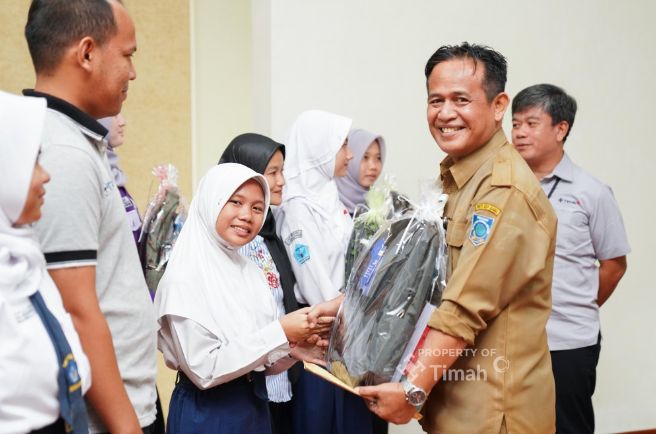 Sarah, salah satu siswa Pemali Boarding School PT Timah yang rela merantau demi menggapai cita-cita | Foto: Zonamu/Humas PT Timah