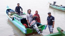 PT Timah melalui program Tanggung Jawab Sosial Lingkungan melaksanakan berbagai program pemberdayaan hingga bantuan untuk kelompok nelayan di wilayah operasional perusahaan | Foto: Zonamu/Humas PT Timah