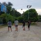 Puluhan remaja berlatih basket dengan nyaman di lapangan PT Timah kawasan Perumahan Division Processing and Refinery, Kabupaten Bangka Barat | Foto: Zonamu/Humas PT Timah