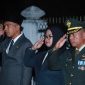Wakil Bupati Lingga saat mengikuti Renungan suci di TMP Dabo Singkep.| Foto : Zonamu/Arnel