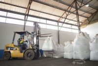 Alat berat PT Timah Tbk saat beroperasi | Foto: Zonamu/Humas PT Timah
