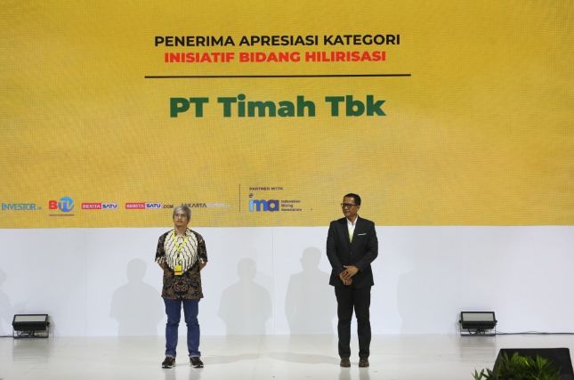 PT Timah meraih penghargaan untuk kategori Inisiatif Hilirisasi dalam ajang Energy & Mining Forum (EMF) 2025 | Foto: Zonamu/Humas PT Timah