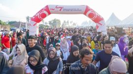 Pekan Sehat HUT ke-49 PT Timah Tbk di Lapangan Belinyu, Kabupaten Bangka dihadiri ribuan masyarakat | Foto: Zonamu/Humas PT Timah