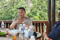 Kasat Polairud Polres Lingga  saat melakukan konferensi pers | Foto : Zonamu/Wandi