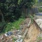 Lereng di Bukit Kapitan Kelurahan Dabo Lama Longsor | Foto : Zonamu/Wandi