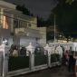 Massa Geruduk Rumah Eko Patrio Barang-Barang Raib | Foto : Zonamu/Ist