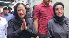 Puan Maharani Ketua DPR RI saat mengunjungi rumah duka Affan Kurniawan | Foto : Zonamu/Ist