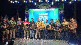Para juara Turnamen Domino KMG CUP III Tahun 2025, foto bersama usai pembagian hadiah di Bandara Raja Haji Abdullah Karimun | Foto: Ami