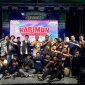 Kepala Bandara Raja Haji Abdullah Kabupaten Karimun, M. Subiat Wiranata Kusumah (tengah) foto bersama seluruh panitia Harhubnas Fair 2025 | Foto: Ami