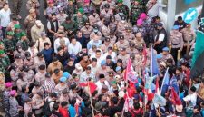 Aksi Mahasiswa di DPRD Kepri Berlangsung Kondusif | Foto : Zonamu/ist