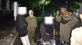 Satpol PP Awasi Jam Wajib Belajar Malam Pelajar | Foto : Zonamu/Ist