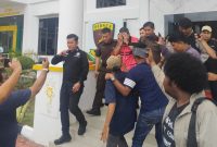 Kejati Kepri Tahan Dua Tersangka Baru Korupsi PNBP | Foto : Zonamu/Kejati Kepri
