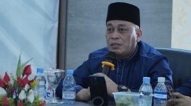 Bupati Lingga M. Nizar saat memimpin rapat koordinasi bersama OPD | Foto : Zonamu/Diskominfo Lingga