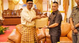 Bupati Lingga saat menerima kunjung Perusahaan dari Malaysia | Foto : Zonamu/Diskominfo Lingga
