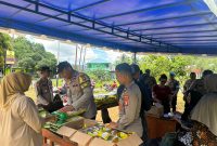 Polsek Singbar dan Bulog Gelar Gerakan Pangan Murah | Foto : Zonamu/Wandi