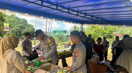 Polsek Singbar dan Bulog Gelar Gerakan Pangan Murah | Foto : Zonamu/Wandi