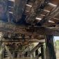 Jembatan Tinjul yang sudah lapuk | Foto : Zonamu/Abdullah