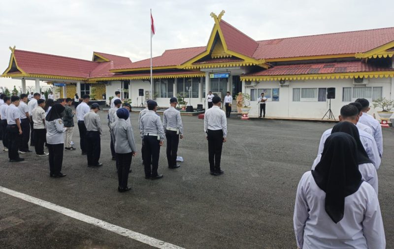 Bandara Dabo Singkep saat melaksanakan Upacara Harhubnas 2025 | Foto : Zonamu/Wandi
