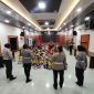 Polwan Polres Karimun saat melakukan kegiatan bersama anak-anak | Foto : Zonamu/Humas Polres Karimun