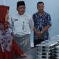 Ketua Dekranasda Lingga bersma Kadinkes Lingga saat memantau dapur gizi gratis | Foto : Zonamu/Ist