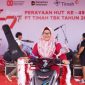 Indriati, warga Selindung Baru yang berhasil membawa pulang salah satu doorprize utama berupa satu unit sepeda motor dalam Pekan Sehat HUT ke-49 PT Timah Tbk | Foto: Zonamu/Humas PT Timah