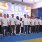 Gubernur Kepri Ansar Ahmad saat melantik ASKAB PSSI Lingga | Foto : Zonamu/Wandi