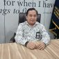 Kepala UPBU Kelas III Dabo Singkep, Indra Rohman saat diwawancarai diruangannya | Foto : Zonamu/Wandi