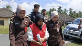 Terdakwa Safaringga saat digiring ke ruang pengadilan | Foto : Zonamu/Wandi