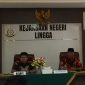 Ketua MPC PP Lingga Arman Arsyad bersama  Kajari Lingga Amriyata | Foto : Zonamu/Arman