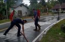 Tumpahan minyal solat akibatkan pengendara jatuh hingga patah tulang | Foto : Zonamu/Ikmal