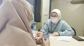 Masyarakat Kecamatan Mentok, Kabupaten Bangka Barat kembali dapatkan layanan mobil sehat PT Timah Tbk | Foto: Zonamu/Humas PT Timah