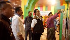 Menko Yusril saat meninjau Museum Linggam Cahaya di Daik Lingga | Foto : Zonamu/Diskominfo Lingga