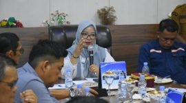 Ketua DPRD Lingga Maya Sari saat menerima audiensi masyarakat | Foto : Zonamu/Humas DPRD Lingga