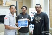 PT Timah serahkan bantuan untuk biaya pengobatan Dazya Adarah Padela | Foto: Zonamu/Humas PT Timah