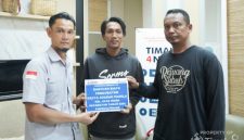 PT Timah serahkan bantuan untuk biaya pengobatan Dazya Adarah Padela | Foto: Zonamu/Humas PT Timah