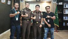Kajari Lingga saat bersama LMG | Foto : Zonamu/Wandi