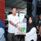 PT Singkep Putra Perkasa Rutin Berbagi Sembako Usai Panen Udang | Foto : Zonamu/Fikri