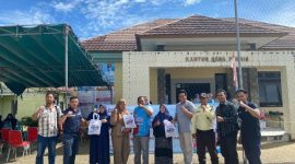 Warga Permis, Kabupaten Bangka Selatan Antusias Ikuti Pelayanan Mobil Sehat PT Timah | Foto: Zonamu/Humas PT Timah