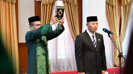 Pengambilan sumpah jabatan Adi Prihantara sebagai Pejabat Fungsional Pengawas Urusan Pemerintahan Daerah Ahli Utama sekaligus Plh Sekdaprov Kepri di Gedung Daerah, Tanjungpinang | Foto : Zonamu/Diskominfo Kepri