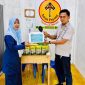 PT Timah serahkan bantuan untuk UMKM KUBE Intan Payong di Desa Kundur, Kecamatan Kundur Barat, Kabupaten Karimun | Foto: Zonamu/Humas PT Timah