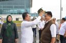 Gubernur Kepri sambut kedatangan Menko Kumham Imipas di Tanjungpinang | Foto : Zonamu/Diskominfo Kepri