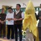 Menko Yusril saat melaksanakan Doa di Makam Sultan  di Daik Lingga | Foto : Zonamu/Andi