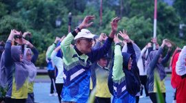 Sekda Lingga Senam Sehat di Hari Jadi Lingga ke-22 | Foto : Zonamu/Diskominfo Lingga